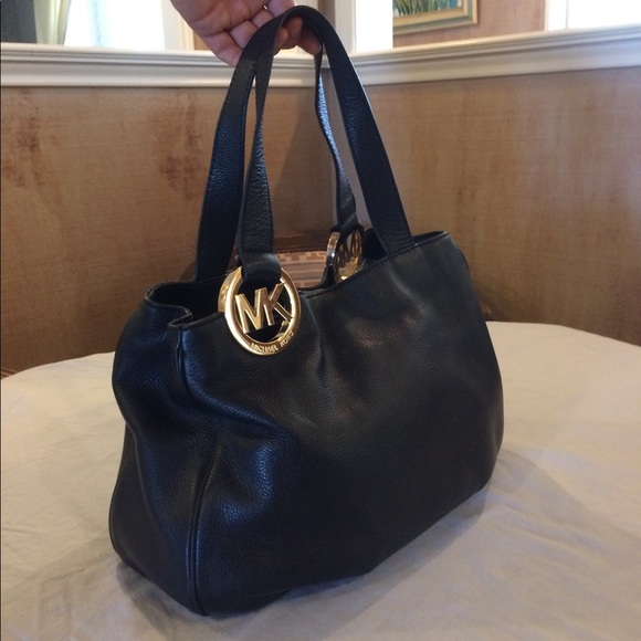 Michael Kors Handbags - 👄💄Michael Kors Pebbled Leather Shoulder Bag💄👄